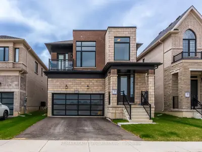 Detached in Woodstock