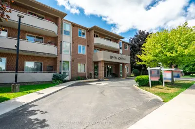 Condo Apartment in Hamilton