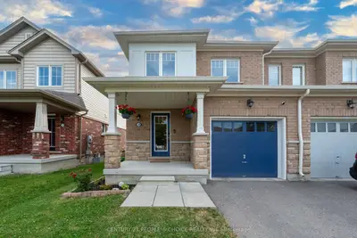 Att/Row/Townhouse in Brantford