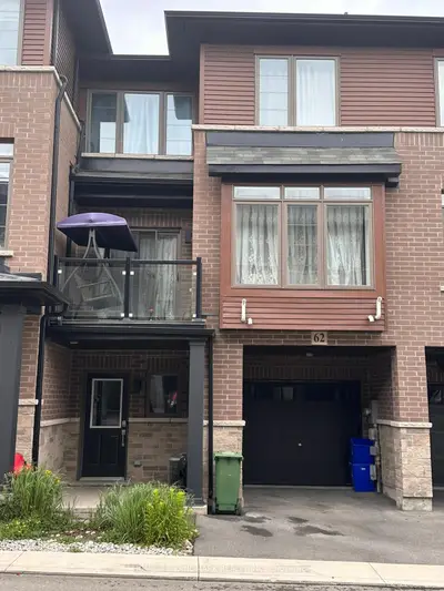 Condo Townhouse in Hamilton