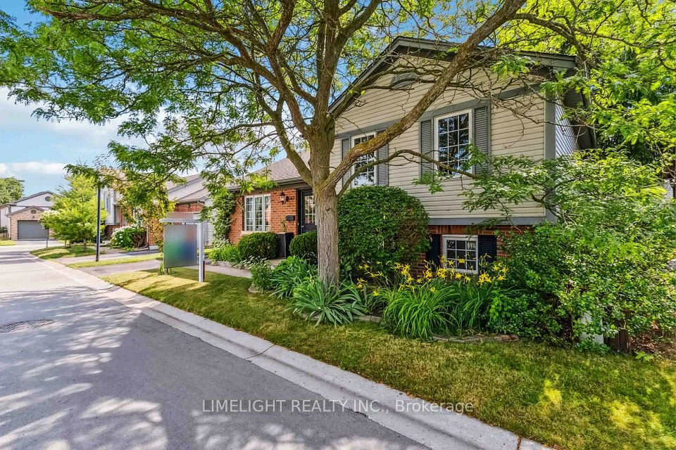 335 Lighthouse Road 43, London South, ON N6M 1J8