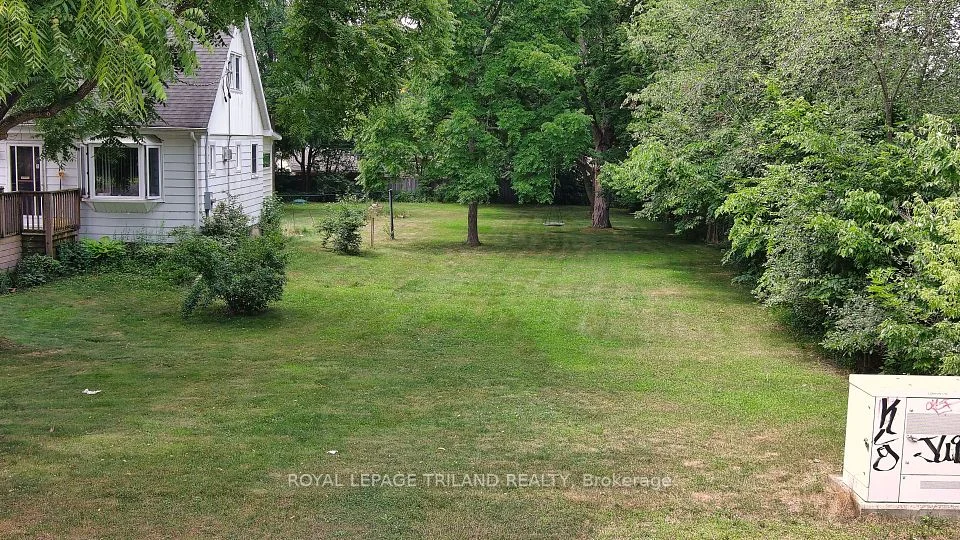 385 Kenmore Place, London East, ON N5Y 1V3