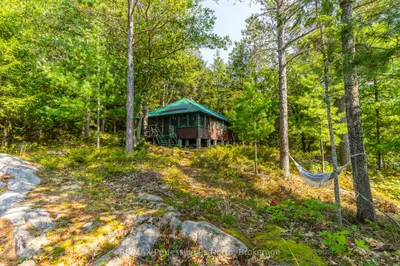 Detached in Algonquin Highlands