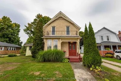 Detached in West Grey
