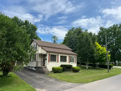 Detached in Huron East