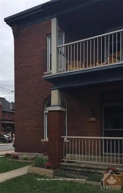 Att/Row/Townhouse in Ottawa Centre