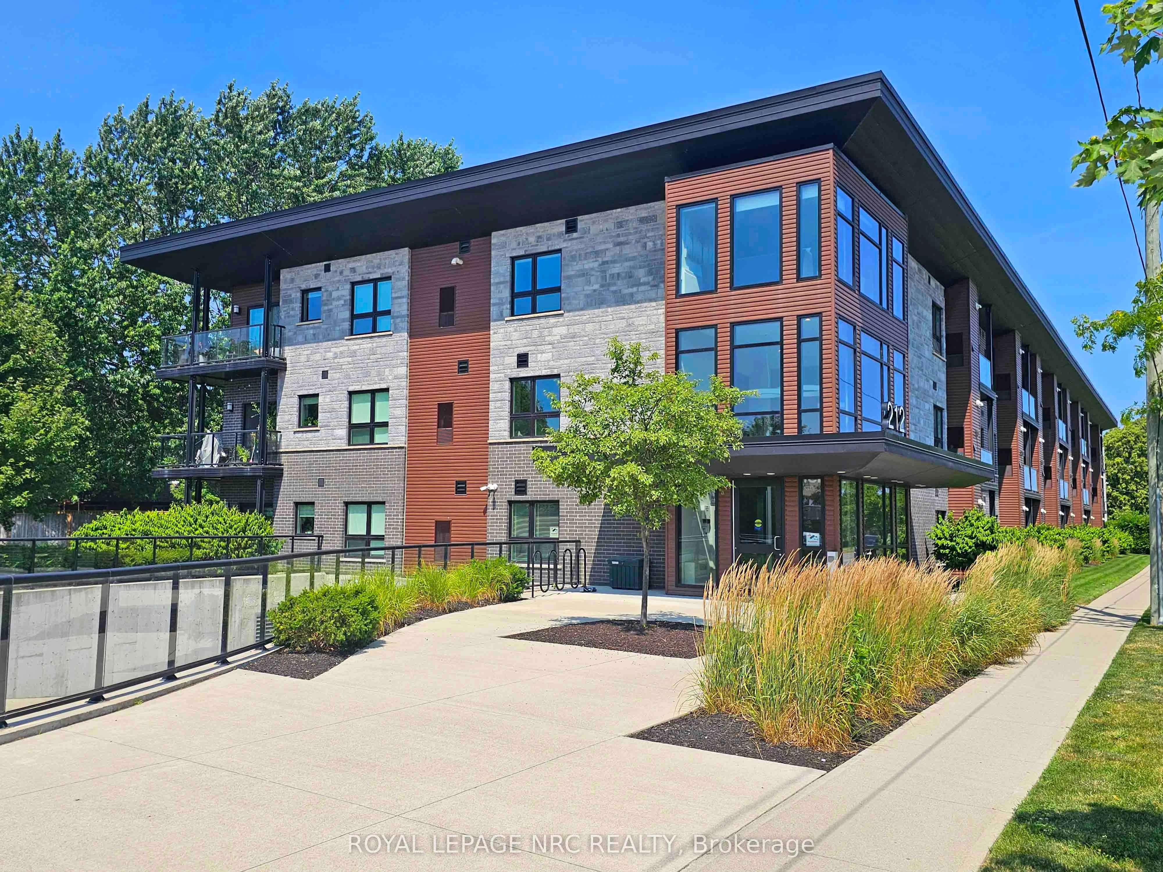 212 Lakeport Road 114, St. Catharines, ON L2N 0B4