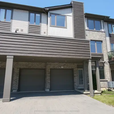 Condo Townhouse in London North
