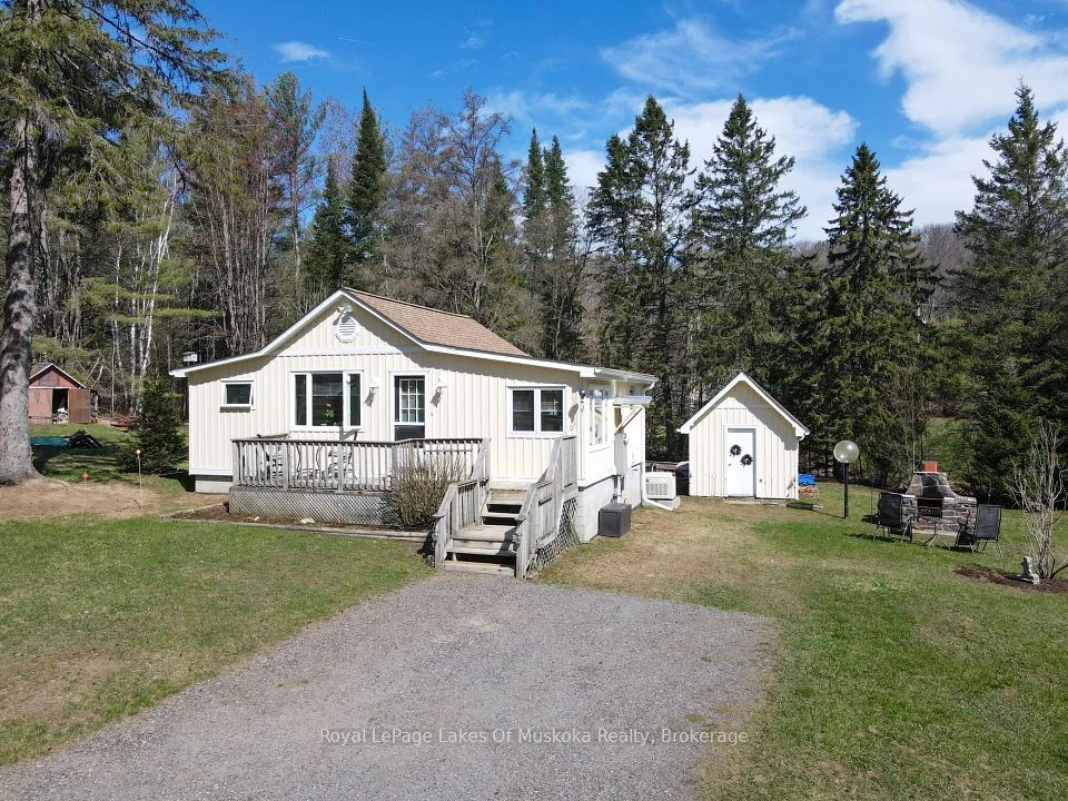 944 Stephenson 1 Road E, Huntsville, ON P0B 1L0