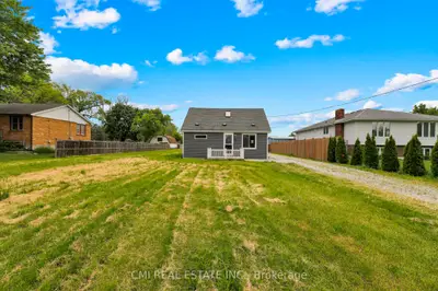 Detached in Sarnia