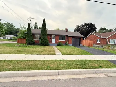 Detached in Woodstock