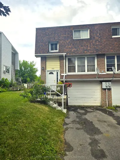 Att/Row/Townhouse in Cornwall