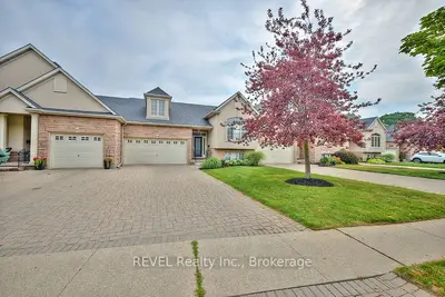 Condo Townhouse in St. Catharines