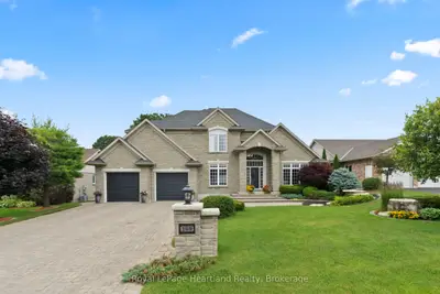 Detached in North Huron