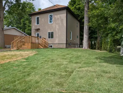Detached in Belleville