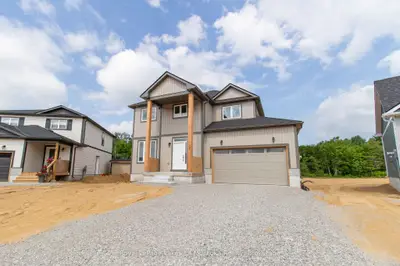 Detached in Bracebridge