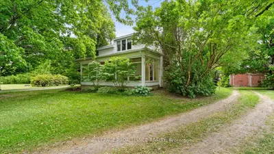 Detached in Prince Edward County