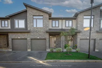 Condo Townhouse in London South