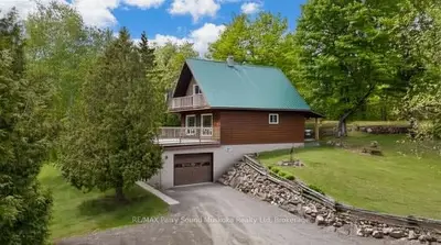 Detached in McKellar