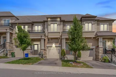 Att/Row/Townhouse in Hamilton