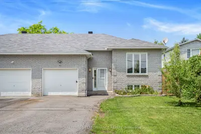 Semi-Detached in Casselman