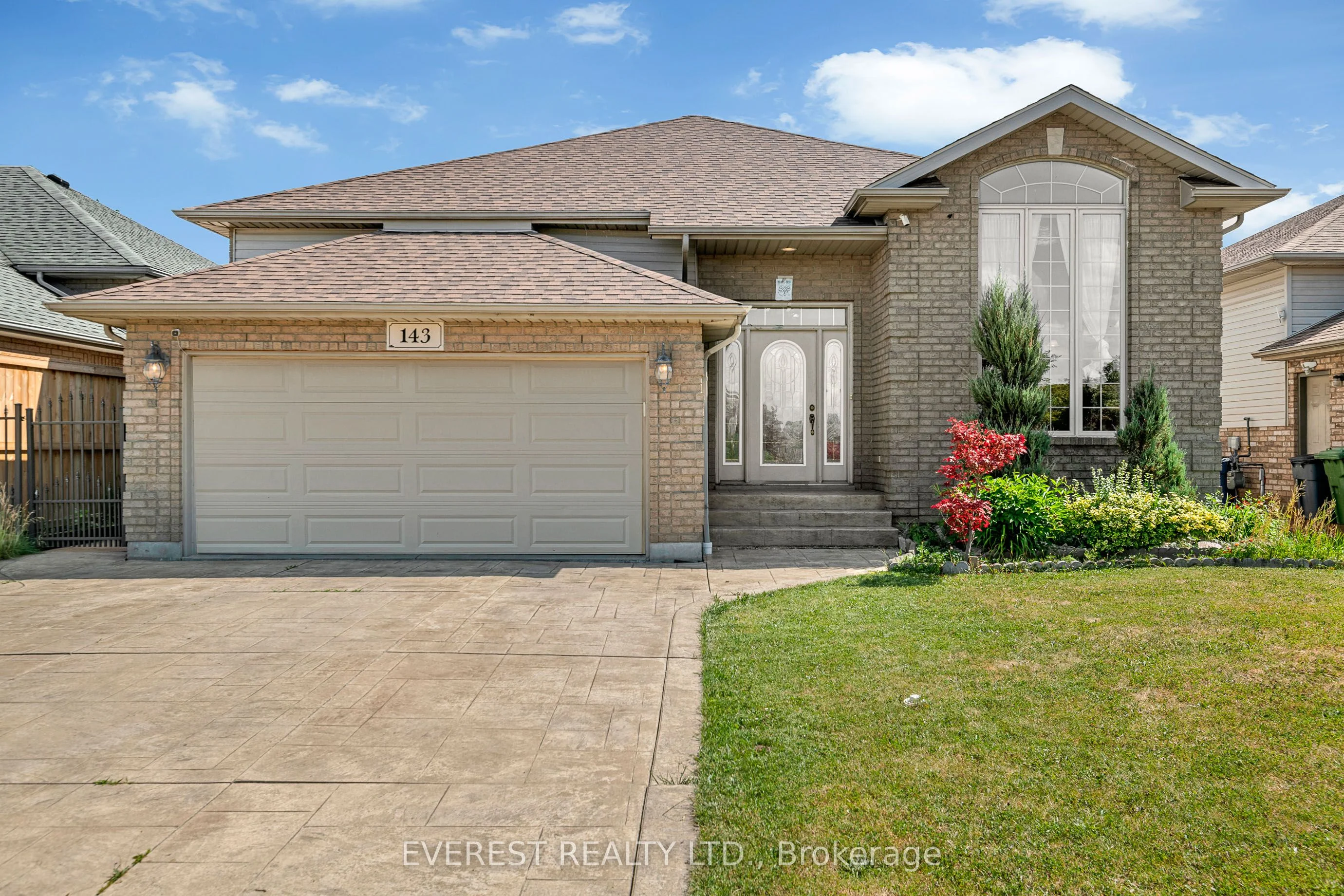 143 Amy Croft Drive, Lakeshore, ON N9K 1E6