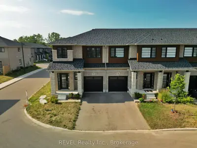 Att/Row/Townhouse in Brantford