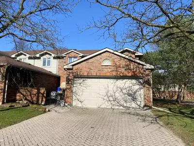 Condo Townhouse in London North