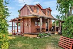 118 Outlet Road, Prince Edward County, ON K0K 1P0