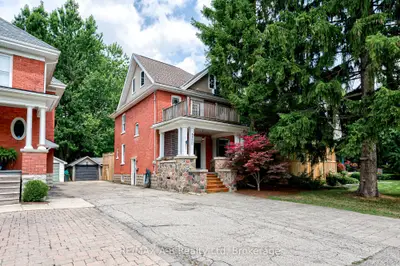 Detached in Stratford