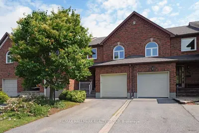 Att/Row/Townhouse in Kanata