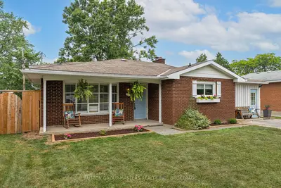 Detached in Kingston
