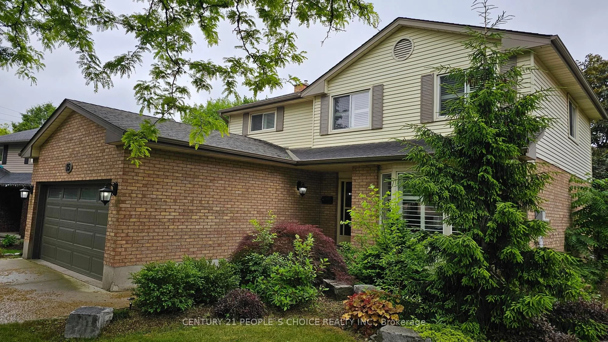 15 Birchlawn Avenue, Cambridge, ON N1S 4S1