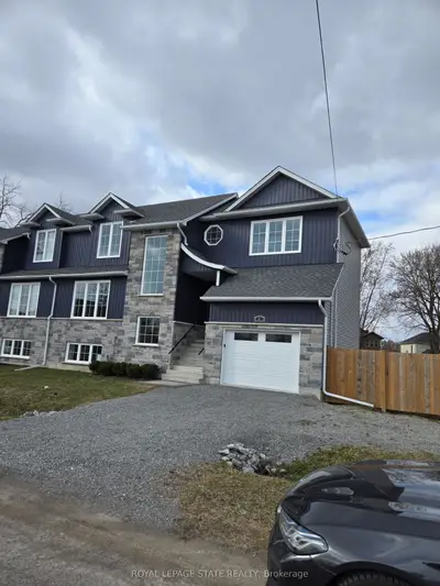 Semi-Detached in Port Colborne