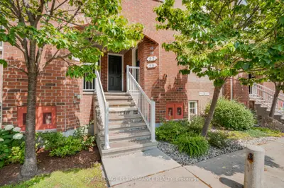 Condo Townhouse in Cyrville - Carson Grove - Pineview