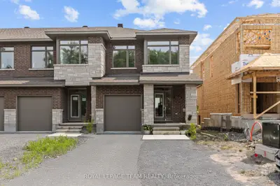 Att/Row/Townhouse in Kanata