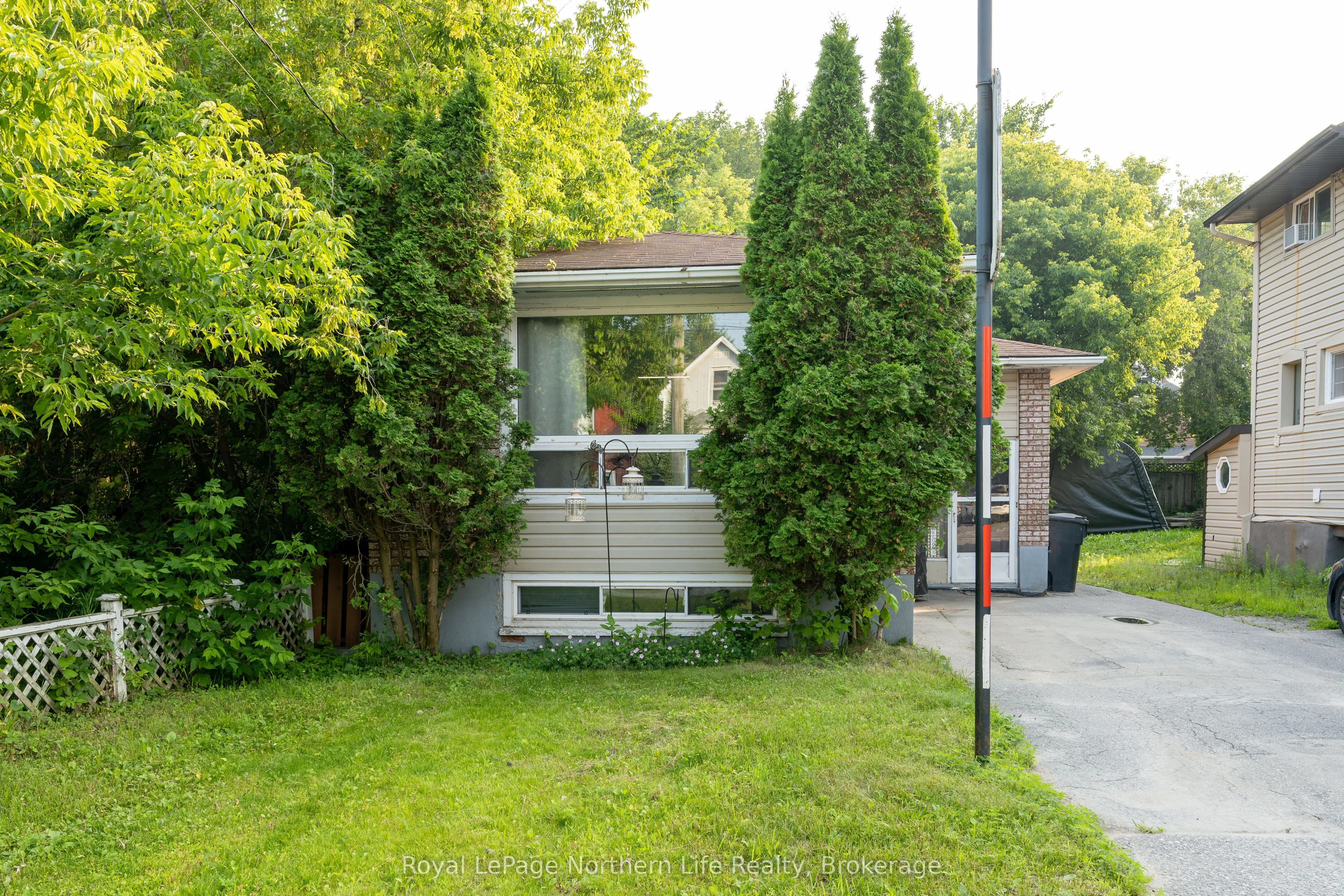 635 Worthington Street E, North Bay, ON P1B 1H8