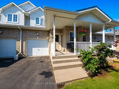 Att/Row/Townhouse in Kingston