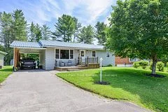 4 Pinewood Drive, Bracebridge, ON P1L 1K8