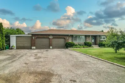 Detached in Lincoln