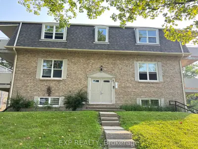 Condo Townhouse in Waterloo