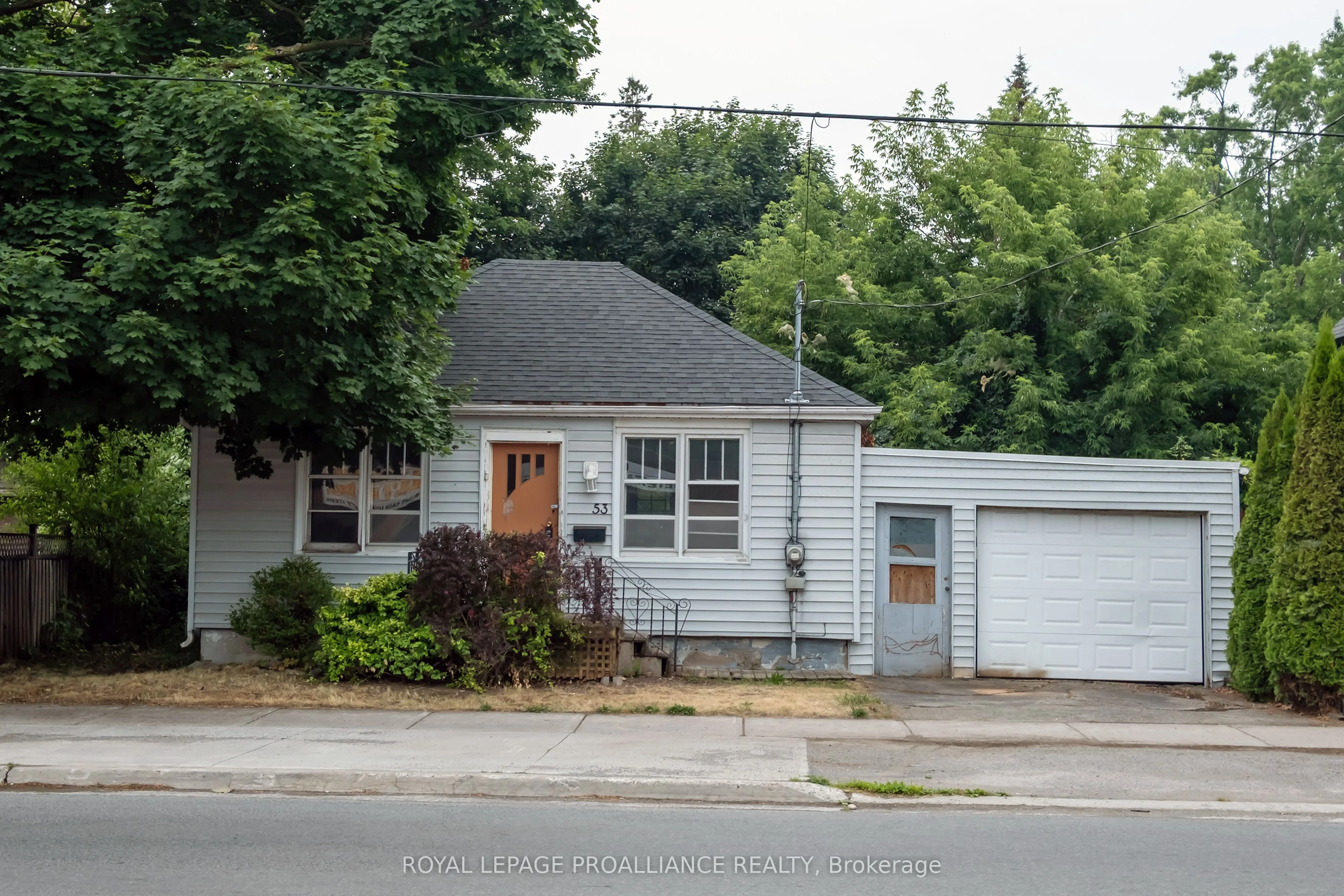 53 Moira Street W, Belleville, ON K8P 1S4