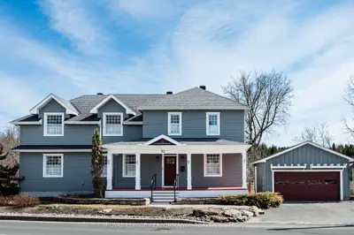 Detached in Russell