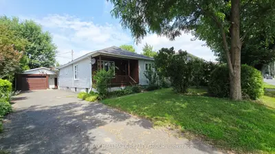 Detached in Britannia - Lincoln Heights and Area
