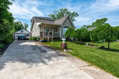 Detached in Fort Erie