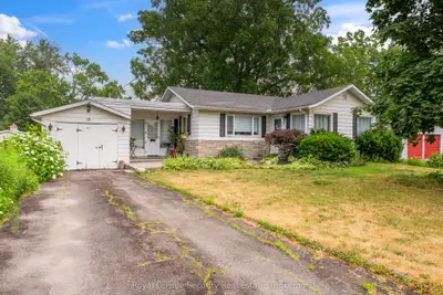 Detached in Belleville
