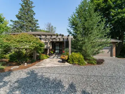 Detached in Wilmot