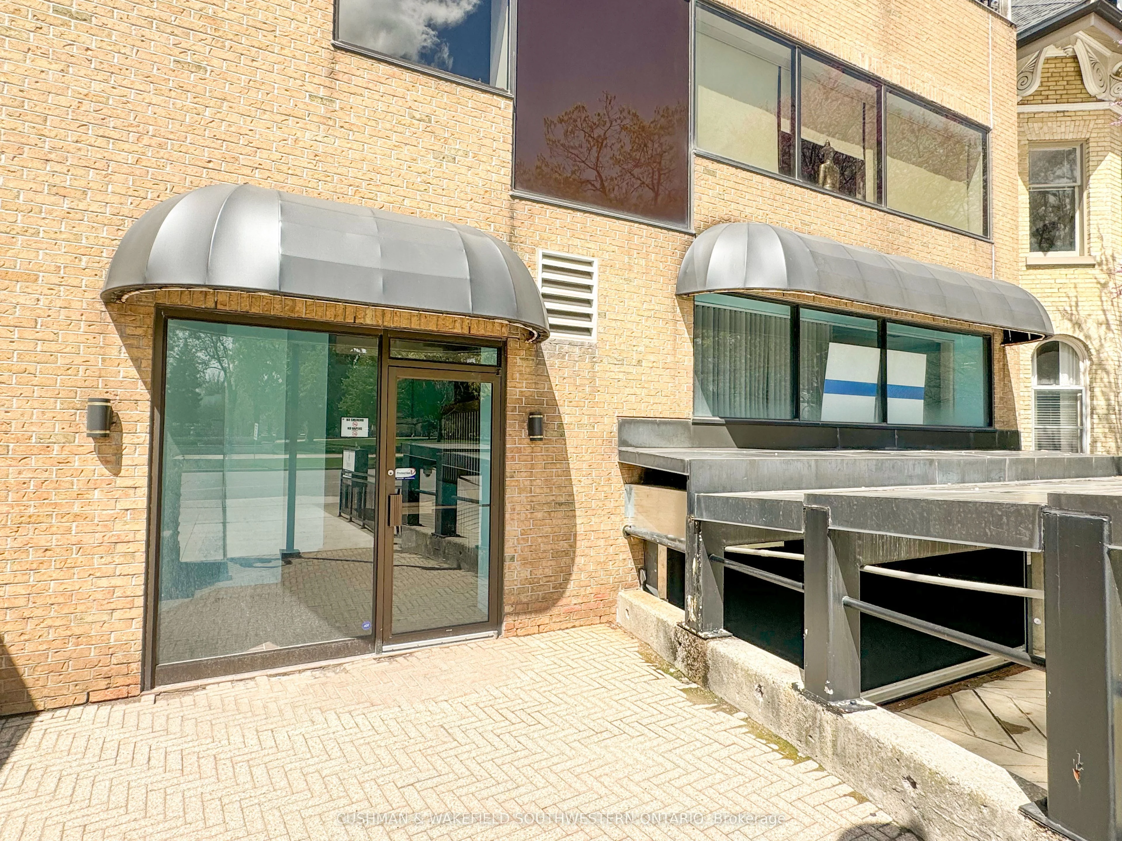 224 Central Avenue, London East, On N6a 1m8
