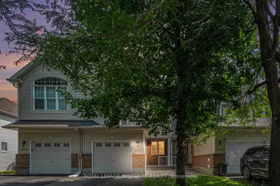 Att/Row/Townhouse in Kanata