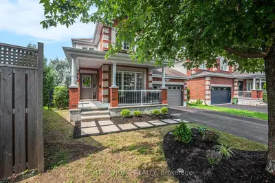 Detached in Blossom Park - Airport and Area